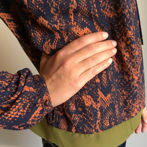 NWT CAbi Blouse Animal Print Top Surplus Wrap - Picture 7 of 7